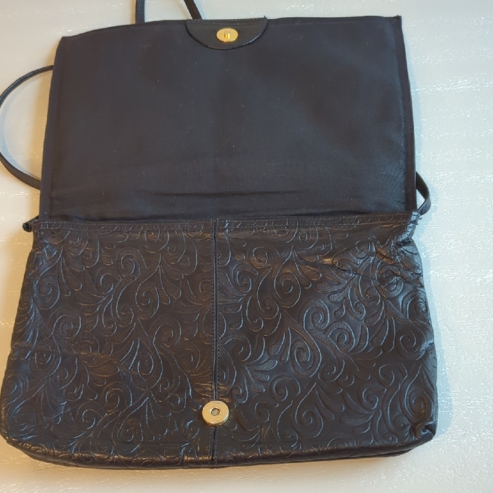 Black‎ Embossed Crossbody Bag image 3